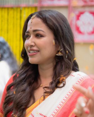 Sohini Sarkar Instagram - ❤️ - @sohinisarkar01 
.
.
.
Shoot for @paanchphoroner_golpo 
Contact - 7865077955
.
.
#kolkata #kolkataphotography #portrait #weddingportraits