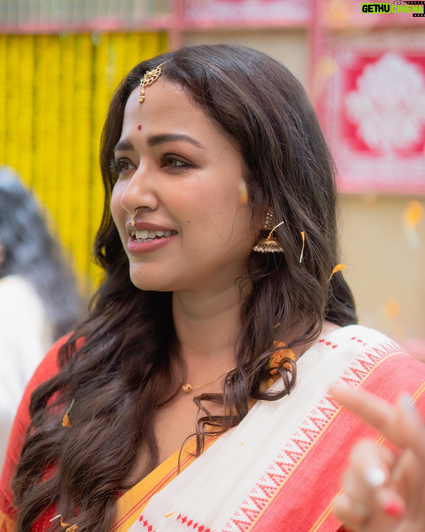 Sohini Sarkar - 124K Likes - ❤️ - @sohinisarkar01
.
.
.
Shoot for @paanchphoroner_golpo
Contact - 7865077955
.
.
#kolkata #kolkataphotography #portrait #weddingportraits