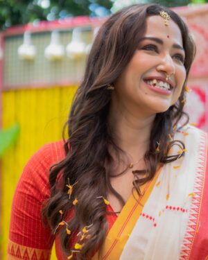 Sohini Sarkar Instagram - ❤️ - @sohinisarkar01 
.
.
.
Shoot for @paanchphoroner_golpo 
Contact - 7865077955
.
.
#kolkata #kolkataphotography #portrait #weddingportraits
