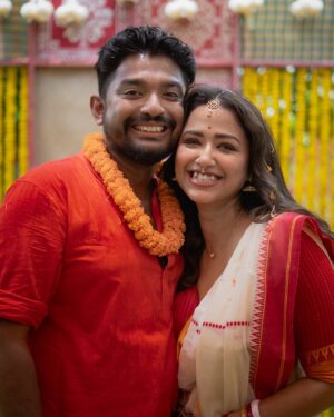 Sohini Sarkar Instagram - ❤️ -@shovan_ganguly & @sohinisarkar01 
contact - 7865077955 & @ami_baundule 
.
.
Shoot for - @paanchphoroner_golpo 
.
.
#kolkata #weddingdress #weddingday #weddingphotography #weddingportrait