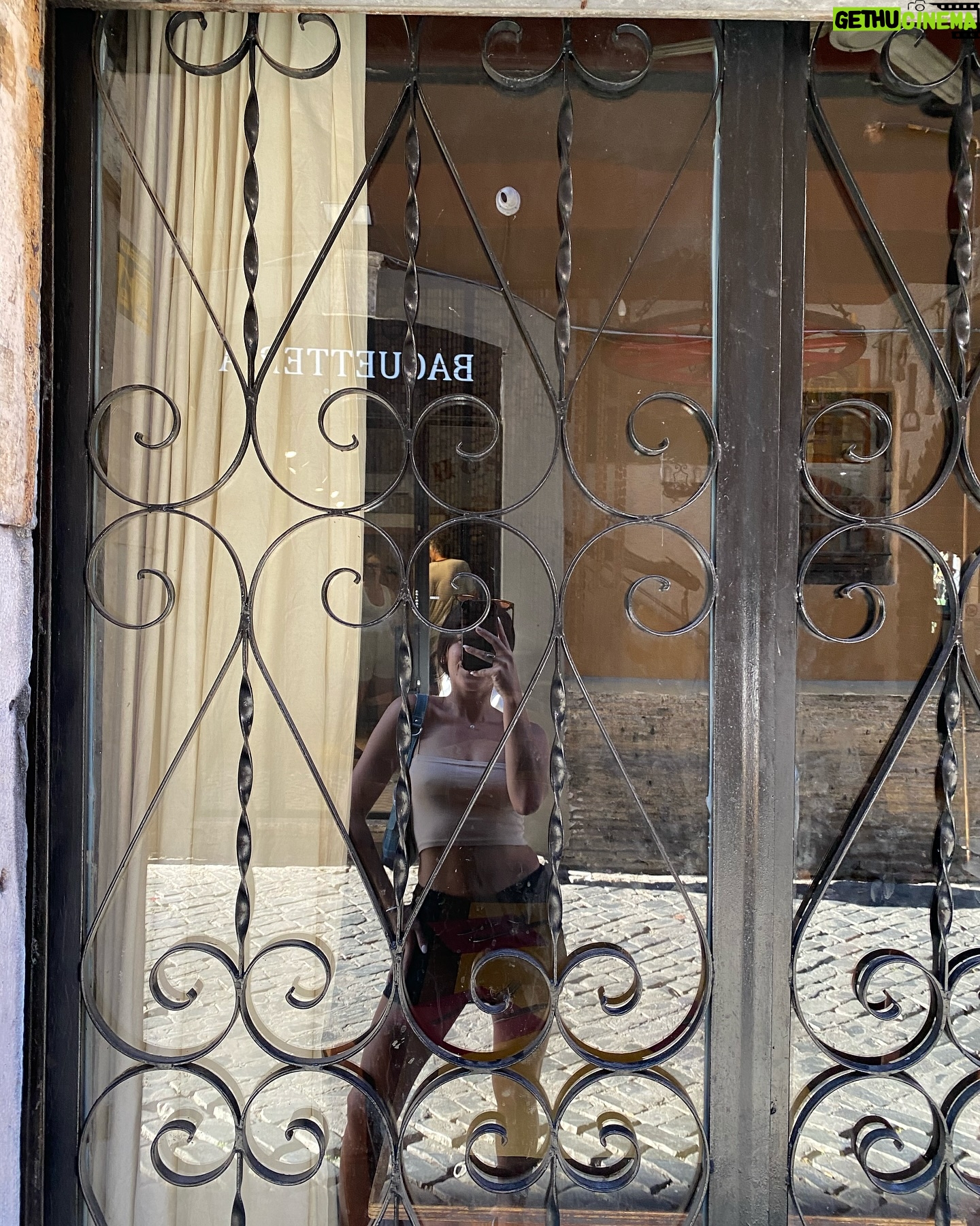 Sol Moreno - 3 Likes - del carrete y roma