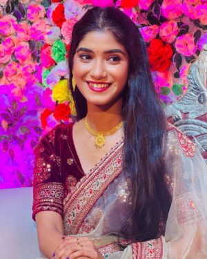 Somalin Parida Instagram - ଅଚିହ୍ନା ଫୁଲ ଟେ ଥିଲି ରେ 💕🎶