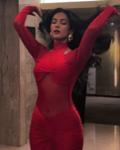 Actress Sonal Chauhan HD Instagram Photos and Wallpapers July 2024