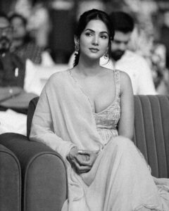 Actress Sonal Chauhan HD Instagram Photos and Wallpapers August 2024