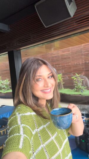Sonali Bendre Instagram - Always fixes my mood.☕️💓