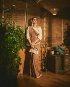 Actress Sonam Kapoor HD Instagram Photos and Wallpapers August 2024