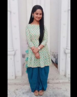 Sonam Lamba Instagram - 😊

👗- @pooja_a_singh