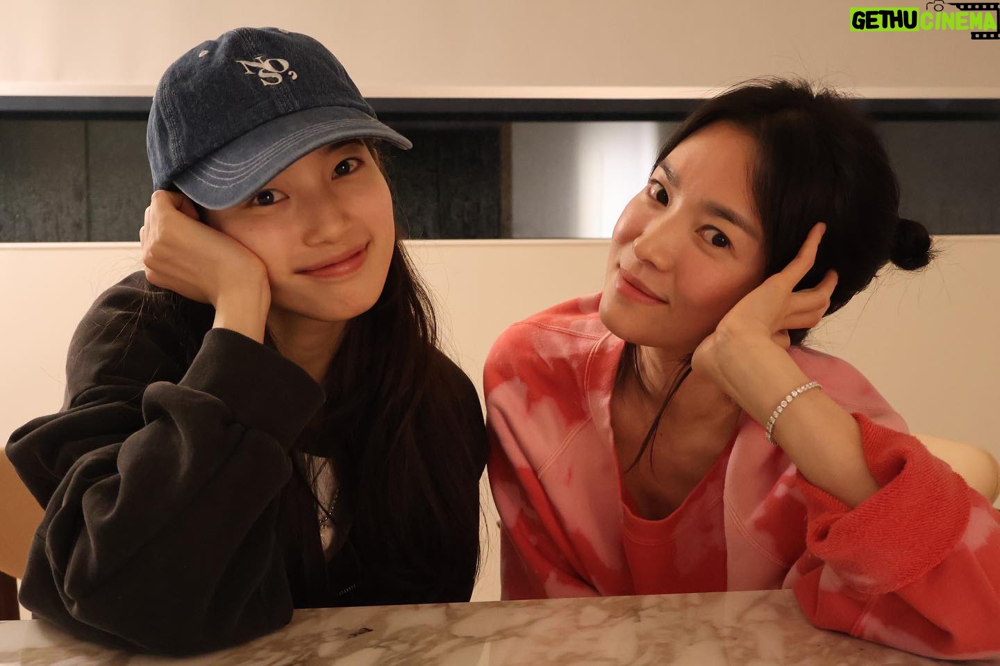 Song Hye-kyo - 2.3 Million Likes - ģģ @skuukzky š