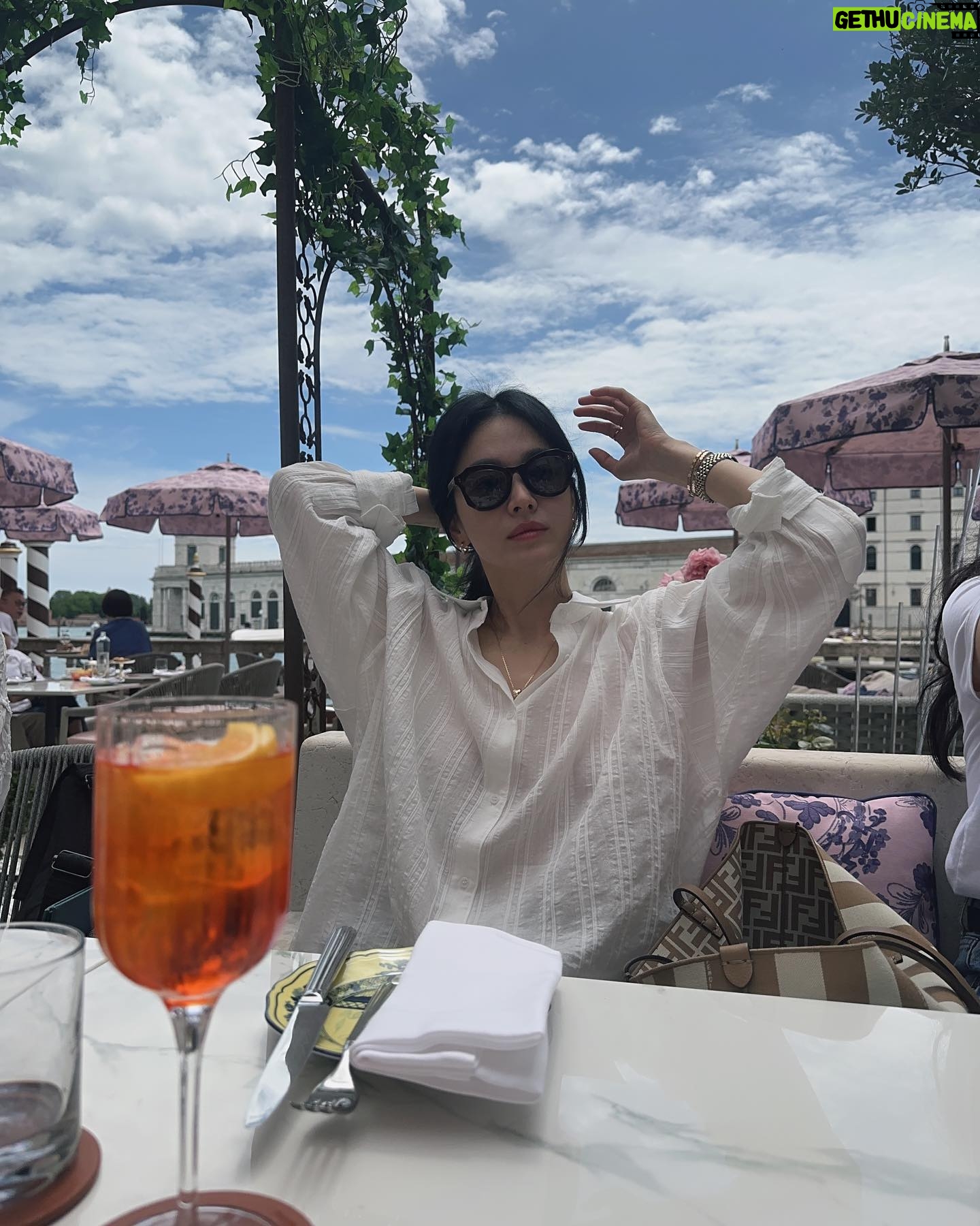 Song Hye-kyo - 2.4 Million Likes - š