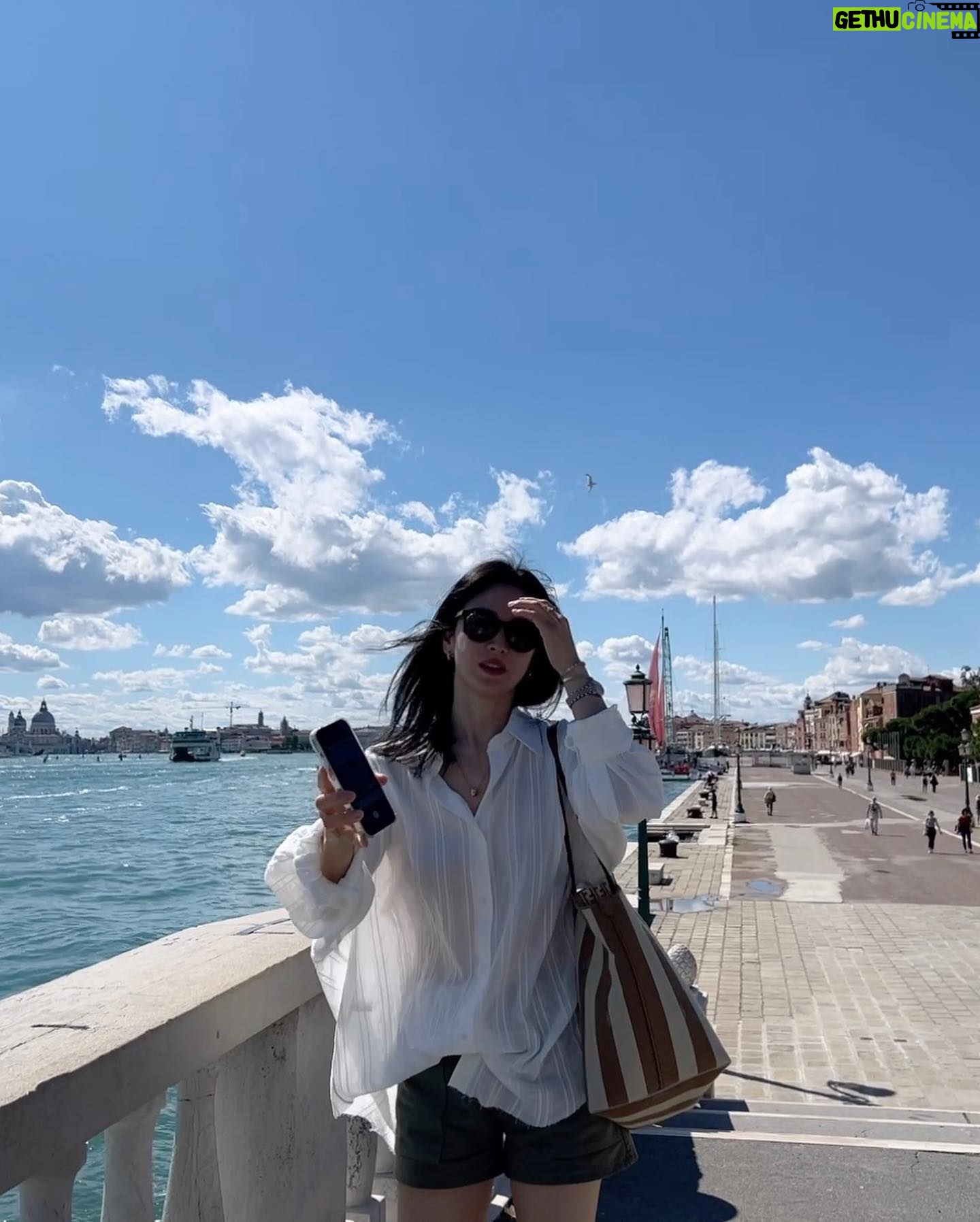 Song Hye-kyo - 2.4 Million Likes - š
