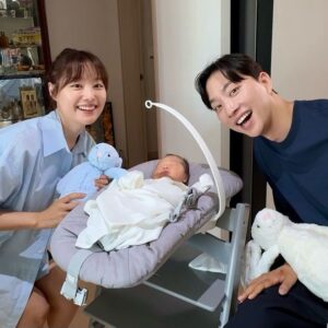 Actress Song Ji-eun HD Instagram Photos and Wallpapers August 2024