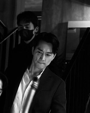 Song Seung-heon Instagram - 🔥🔥🔥

#플레이어2
#player2
#tving 
#tvN
#플레이어2_꾼들의전쟁
#ThePlayer2_MasterofSwindlers

@tvn_drama
@tving.official