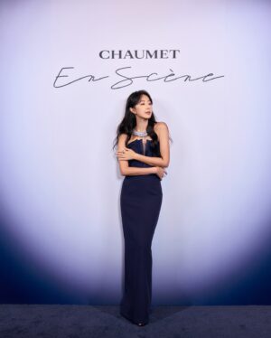 Sonia Sui Instagram - 謝謝chaumet頂級珠寶展邀請。

Chaumet珠寶最吸引我的地方是她細膩優雅之中同時洋溢著自由自在的靈魂。不只是精緻的公主，還是個奔放獨立、也留意生活中隨處可見之美的女孩。

@chaumetofficial
#Chaumet #ChaumetEnScene #ChaumetHighJewelry

Make up @backstagejimywu
Hair  @chuan518
Stylist @eavecning @ningstyling
Photo @hazel_chiu_