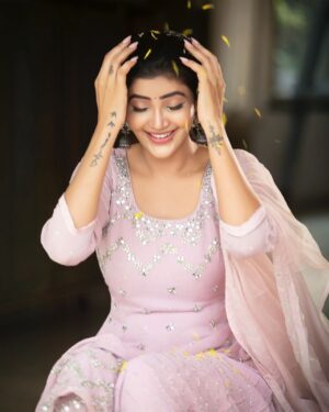 Soniya Bansal Instagram - Be the change that you wish to see in the.  Jewellery @aquamarine_jewellery
Styled by @shru_birla
Glam by @makeup_asfaque