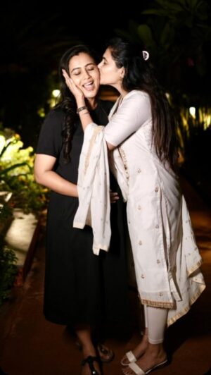 Sonu Gowda Instagram - These lines are meant for you in real life too …. 

“Nee iruva kadeyella Khushi raashi chellide ega” ….

New song is out from the movie TENANT!! 
Do watch it and share the love ❤️!!! 

PC - @candids_by_umesh