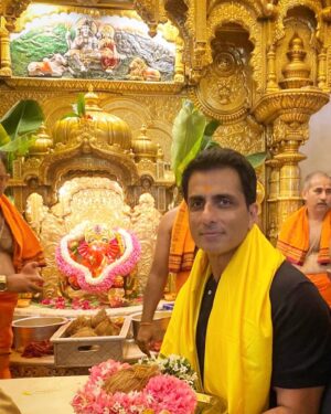 Sonu Sood Instagram - Ganpati Bappa Morya🙏
