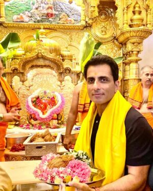 Sonu Sood Instagram - Ganpati Bappa Morya🙏