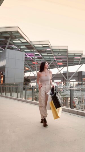 Sonya Pandarmawan Instagram - Nothing is happier than shopping with BIG DISC up to 70% even until 80%! WOW bener2 gak nyangka waktu aku masuk ke store2nya, langsung udah kayak lepas rem 🤣 sulitttt gak belanja kalo discount nya SE-WORTH IT ITU!

Kalian juga harus tau kalo disini, SETIAP HARI selalu ada diskon up to 70% and Cash back hingga 500 ribu rupiah di program #ShopMoreGetMore

Once again congratulations for the Grand Opening of The Grand Outlet - East Jakarta Karawang. This place is unbelievable! Even Rossa will also join the celebration with her performance on July 21.

What are you waiting for??? Come visit @grandoutletjkt to #ExperienceTheWonder with BIG discount in every store! Be a smart shopper 😉

#TheGrandOutlet #WisataIndonesia