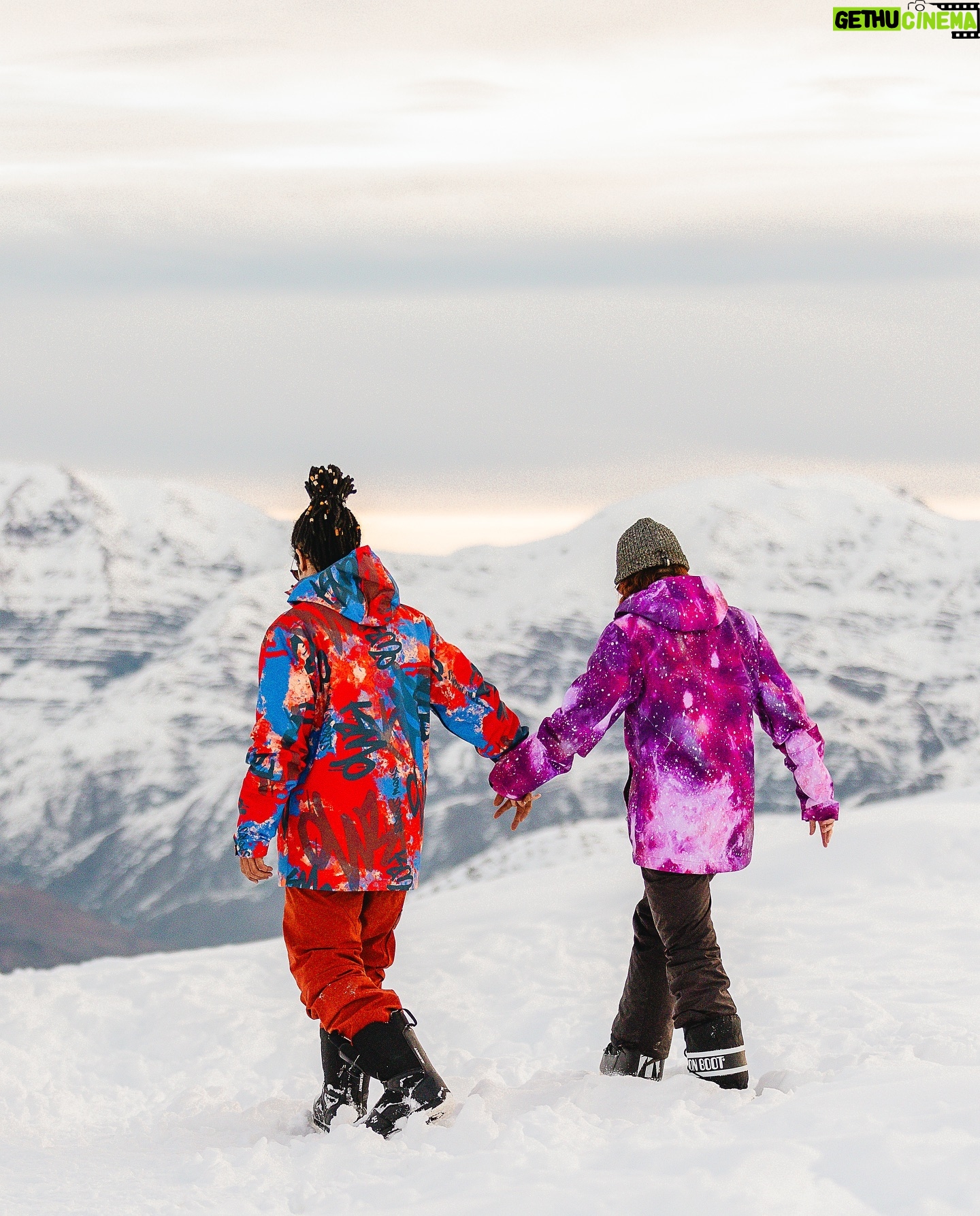 Sophia Abrahão - 3 Likes - Que dia, Chile 🇨🇱❤️❄️
Muito obrigada @km0rental, por tornar a nossa viagem ainda mais incrível ✨
🏂 @km0rental
📸 @fotografobrasileironochile