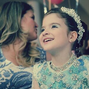 Sophia Valverde Instagram - Há 11 anos na minha festa de 8 anos 💙 

Quem aí é dessa época e que já me acompanhava? 

É gente… a vida passa rápido! Então vamos aproveitar da melhor forma possível! De forma saudável, com muito amor e respeito! 

Em breve…19 anos! Só gratidão!

Obrigada Deus por TUDO 🙌🏻❤️🥰

#amo #happybirthday #aniversario #tachegando #obrigadaDeusporTUDO #gratidão #grateful #hapiness