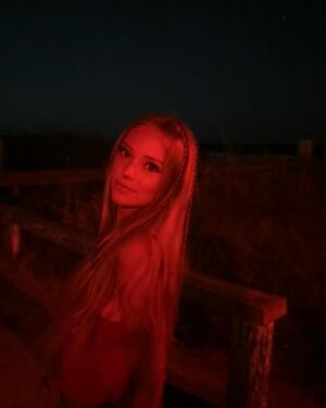 Sophie Grace Instagram - Silver pink pony