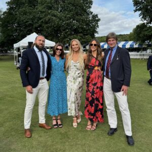 Sophie Lloyd Instagram - Bit of a change from the usual fishnets and hotpants 🥂

#regatta  #henleyregatta #family
