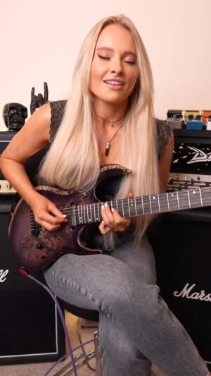 Sophie Lloyd Instagram - 🎶 Freebird - @skynyrd 

#lynyrdskynyrd #skynyrd #rockmusic #guitarsolo #freebird #guitarist #guitar #guitaristsofinstagram #kieselguitars #girlguitarist #rock