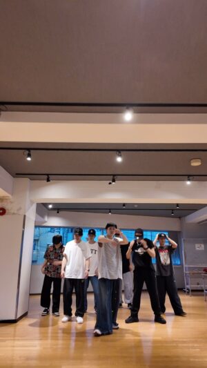 Sota Hanamura Instagram - Boom Boom Bass
トラのみなさんと踊ってみた

@kenzomasuda
@ryoji_amaryllis
@shinshin_1023
@da_ice_hayate_wada 
@tatsumi.s_sleepy
@kobasoma0618
