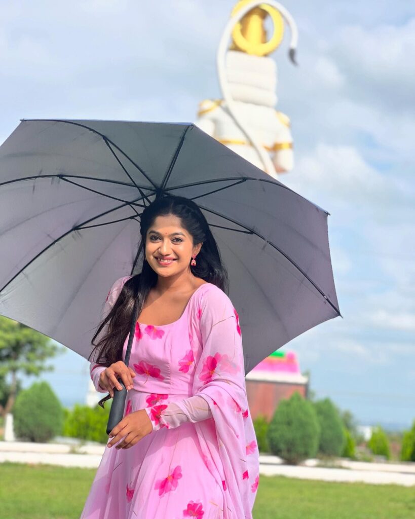 Actress Soundarya Reddy HD Instagram Photos and Wallpapers August 2024 ...