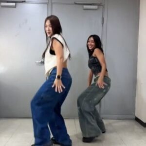 Soyou Instagram - 잠깐 기다려 #wait