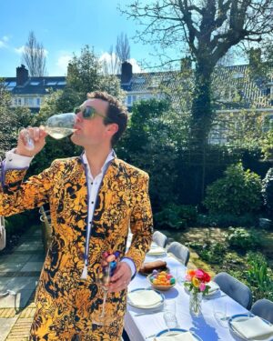 Splinter Chabot Instagram - Proost op Pasen en de Paashaas! 🌸🌺🌷💐 Rara wie heeft er gewonnen met het zoeken van de Paaseitjes? 😂🐣🤩