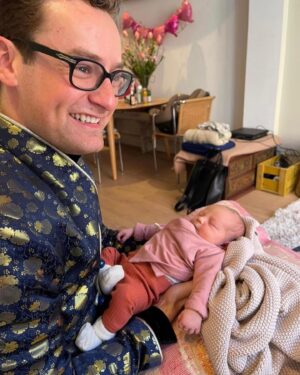 Splinter Chabot Instagram - 💖 Trotse Peetoom vandaag, want Peetkind Coco huppelt alweer twee jaar over deze bijzondere aardbol. Gefeliciteerd liefste @joshnolet & @caatjebbb 💖🪩🥳