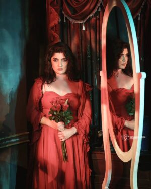 Srabanti Chatterjee Instagram - I took a deep breath and listened to the old brag of my heart. I am, I am, I am .

 Sylvia Plath
@navinmakeupartist
