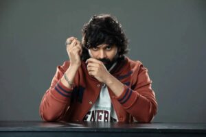 Sree Vishnu Instagram - Maa SINGARENI gadi SWAG ki adhiripoye response ichinandhuku chala chala thanks 🤗❤️😎

Okavela miss ayi unte, 
Enjoy our #SingaroSinga from #SWAG 🤟

https://youtu.be/sPBRqDPPtr4