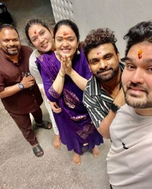 Sreemukhi Instagram - Edukondala vaada 
Venkata Ramana 
Govinda Govinda 🙏🏻🧿✨🥹
Modati sari metlu ekkamu! 🥹

#tirupati #tirumala #firsttimeever #sreemukhi