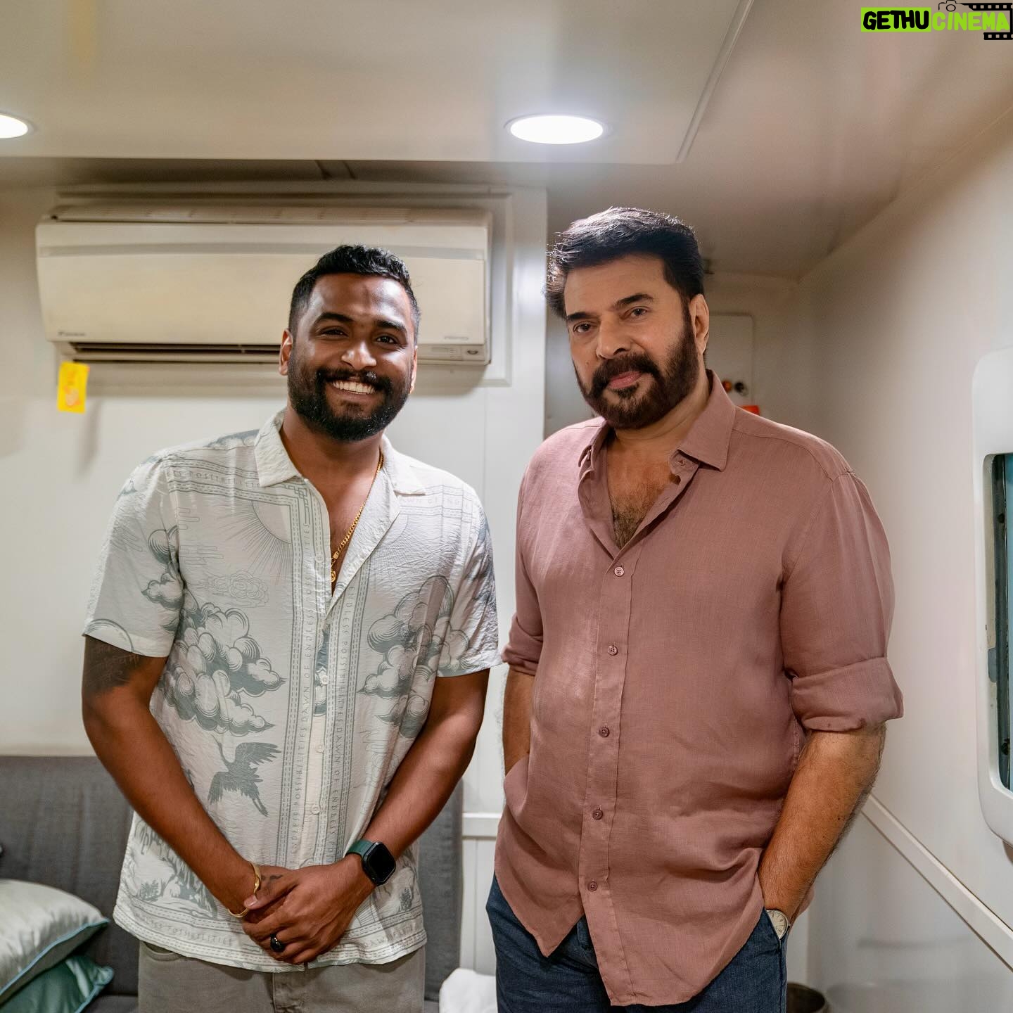 Sreevidya Nair - 153.7K Likes - Wedding blessings from the one & only Megastar 🌟 Mammookka @mammootty 🥺❤️
@sreevidya__mullachery
📷: @saranblackstar