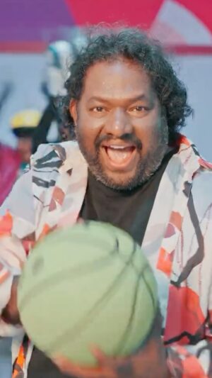 Srikanth Deva Instagram - 🎶MUTTAKKANNI Video Song Out Now🥁
#muttakkanni #pottuvilasmin #sridharmaster #gayathrishan #srikanthdeva #srikanthdevamusic #srikanthdevamusical #srikanthdevasongs #srikanthdevafans #srikanthdevahits