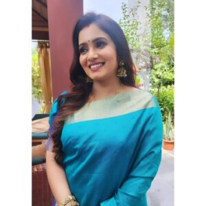 Srithika Instagram - “Love is friendship on fire.”💙💙💙
.
With @ssr_aaryann ❤️
.
Muah @_chitras_makeup_artist_28 
.
#srithikaaryann🧿 #husbandandwife🧿 #love #married #friends #friendship #family #celebration #happy #joy #colourful #sweet #fun #blessed #thankinggod