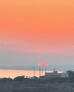 Stefano Accorsi Instagram - Qui tramonta così 🌅 ☀️🌊