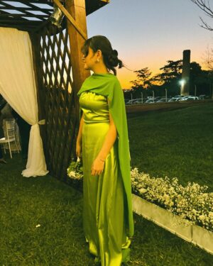 Stefany Vaz Instagram - minha melhor amiga casou com o amor da vida dela e não poderia ter sido mais lindo. 💌✨

acompanhar todo o processo foi incrível; pude ver a bondade de Deus em cada detalhe, desde o começo da história de vocês até o vestido (hehehe).

contem comigo, amo vocês!

Gênesis 2:24 🤍