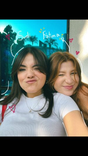 Stefany Vaz Instagram - FELIZ ANIVERSÁRIO! 
seremos “forevis yang” mesmo quando você estiver fazendo 60 anos, mas calma que ainda é só 21 ✨

muito legal o dia que juntaram a gente em uma vã com uma câmera quebrada e um sonho e depois só foi história… e mesmo não tendo feito a mesma novela que eu até que você é legal! 

Te amo giucs, você é extremamente talentosa e não canso de dizer o quanto sou sua fã sempre torcendo por você diva 🌟🤍

ps: faltam apenas 2 anos pra abrirmos nossa cápsula do tempo 😨