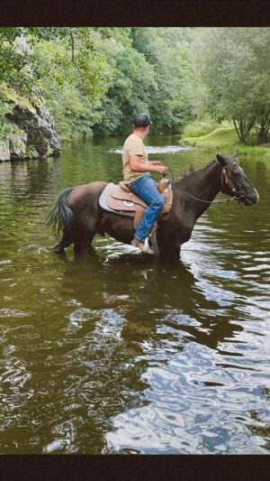 Štěpán Benoni Instagram - A takhle si tu žijem…🫡🤠