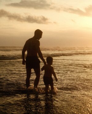 Stéphane Rodrigues Instagram - Golden hour with him 🤍 ✨ 
•
#dadandson #love #bali