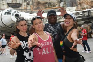Stephanie Bell Instagram - Missed Disney Days with my family. @nixonnewell left early but that’s fam too ^.^ love them so much!
@qosbaszler 
@stuntgirlheidi 
@realkeithlee