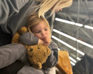 Stéphanie Clerbois Instagram - J’ai pris un peu de temps pour les enfants et moi ce week-end, j’en ai profité pour imprimer nos photos de vacances et par la même occasion j’en profite pour en partager quelques unes avec vous.🤍

C’était vraiment un séjour incroyable. 

@thelandoflegends