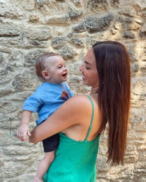 Stéphanie Durant Instagram - Ma première fête des mamans 🥺😭 
Un amour inconditionnel ♾Je t’aime mon fils ♥️