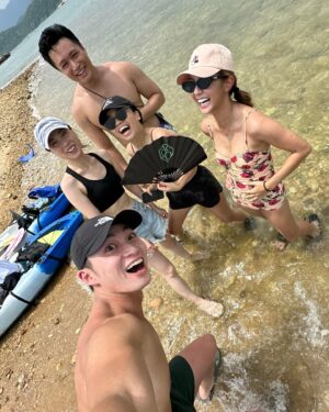 Stephanie Ho Instagram - Saturday fun!💕

What’s better than getting a little splash during this hot hot season🥰

Definitely got toasted tho🥲🤟🏿

#kayakadventures