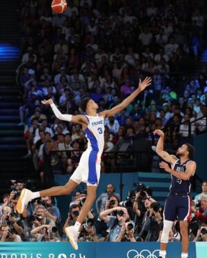 Stephen Curry Instagram - Yall gone get this Gold Medal Content! #nuitnuit