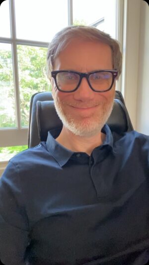 Stephen Merchant Instagram - A huge thank you to everyone who’s been enjoying The Outlaws S3.