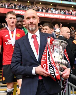 Steven Bartlett Instagram - On cloud 9!! Spent some time at Carrington recently - as a lifelong fan of @manchesterunited, it was absolutely surreal. So so surreal. In all of the conversations with the player’s and with management they expressed how much this game today meant! Being there to see them win today and lift the trophy was one of my best moments as a United fan! Memories i’ll never forget and probably tell my kids about. Grateful to be there today to watch them win! 🏆👊🏾❤️